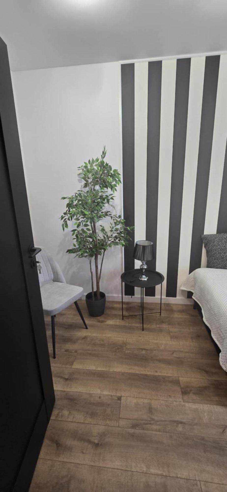 2 Pokojowy Z Ogrodkiem Lub Apartament Warszawa