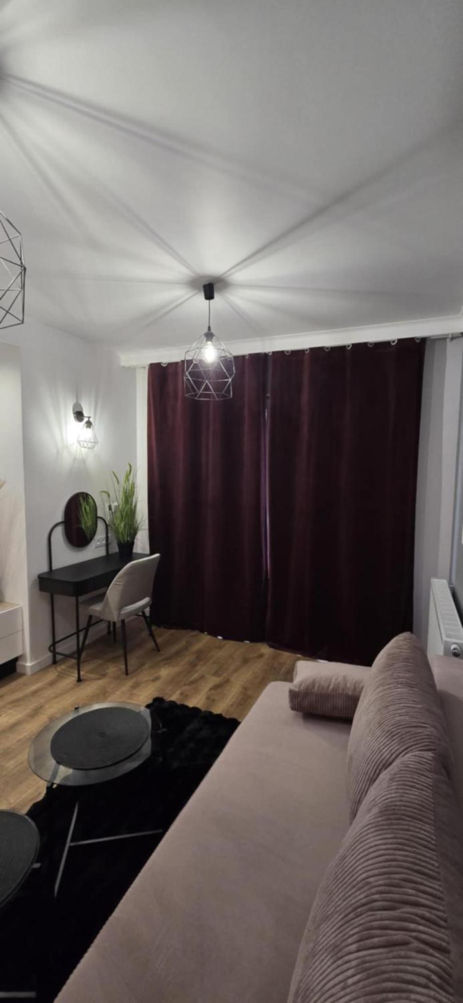 Apartament 2 Pokojowy Z Ogrodkiem Lub Warszawa