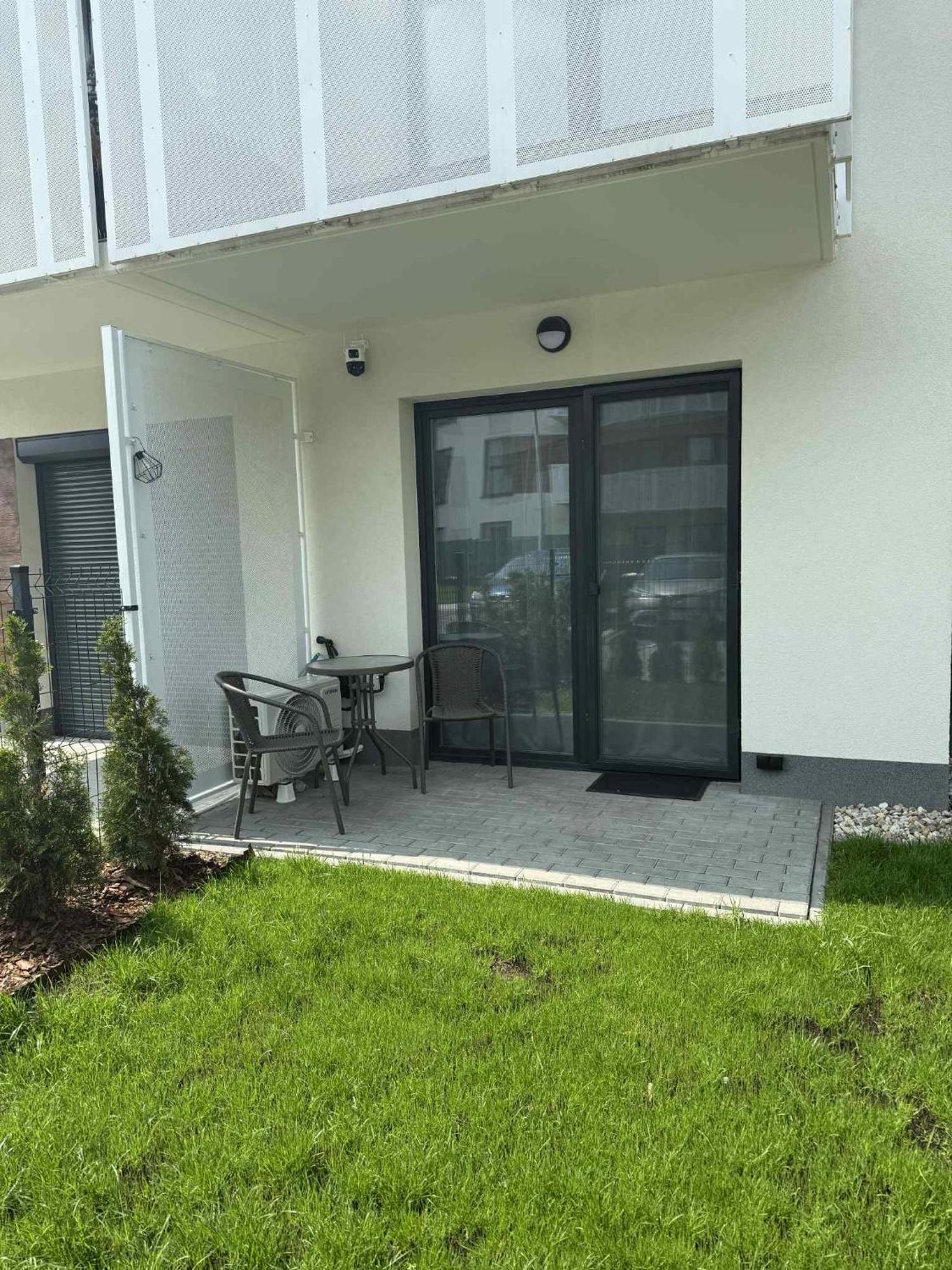 Apartament 2 Pokojowy Z Ogrodkiem Lub *